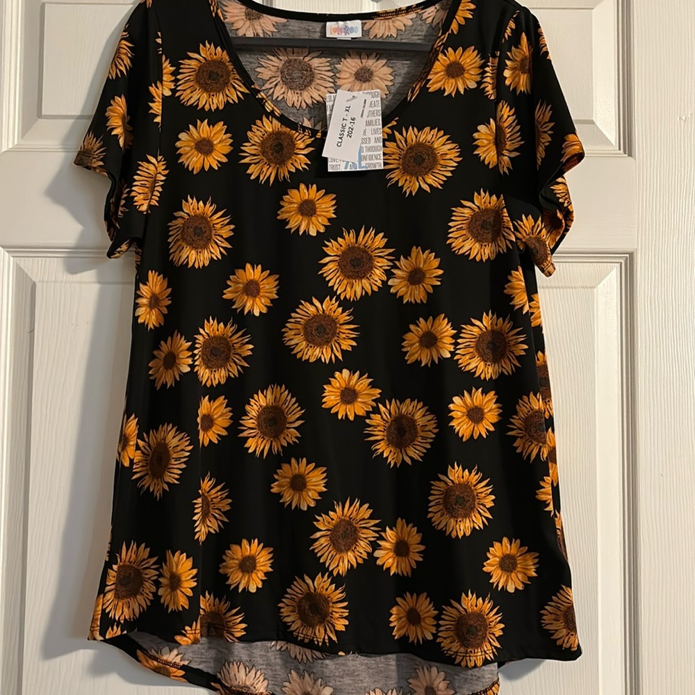 LulaRoe Classic T